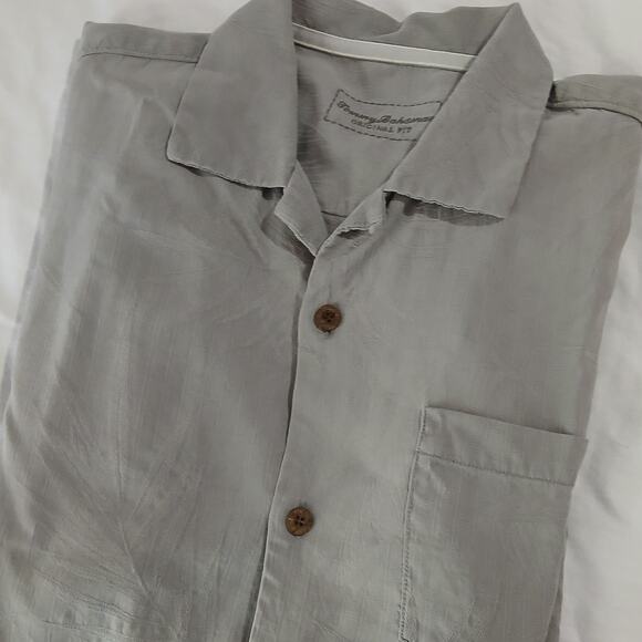 Tommy Bahama Men's Medium 100% Silk Taupe Embossed Short-Sleeved Hawaiian Shirt - Picture 1 of 13